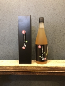 八海山の原酒で仕込んだ「うめ酒」四合瓶(720ml)