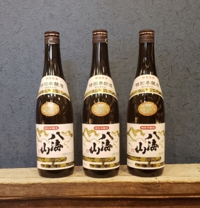 越後の名酒「八海山」 特別本醸造【四合瓶720ml×3本】