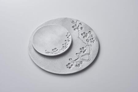 「ひんやり」をキープしてくれるアルミ鋳物の菓子皿セット(Ume Lサイズ / Sサイズ) 石川 金沢 加賀百万石 加賀 百万石 北陸 北陸復興 北陸支援