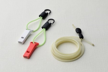 光るゴム紐・助け笛セット　１セット