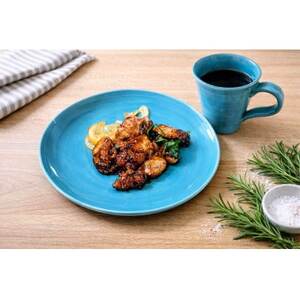 直径27cmの大皿 1枚、高さ10cmのマグカップ200ml 1個