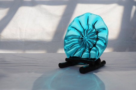 OBAMA blue 皿サクラ台付 小浜市 / ガラス工房 KEiS庵[BFAW018]