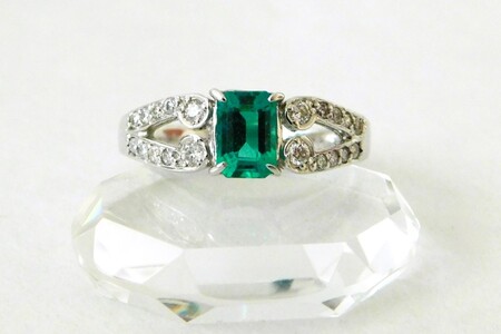 [ふるなび限定][一点もの]Pt900 エメラルド(0.64ct)ダイヤモンドリング K63 K06126-H FN-Limited-SP