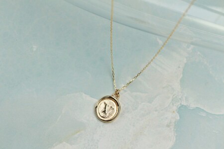 [K18イエローゴールドネックレス]1.5g スタンプ V コインネックレス/