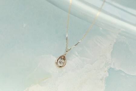 [K18イエローゴールド ダイヤモンドネックレス]ドロップデザインネックレス/