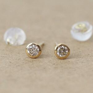 K18ダイヤモンドピアスG4903[配送不可地域:離島・沖縄県]