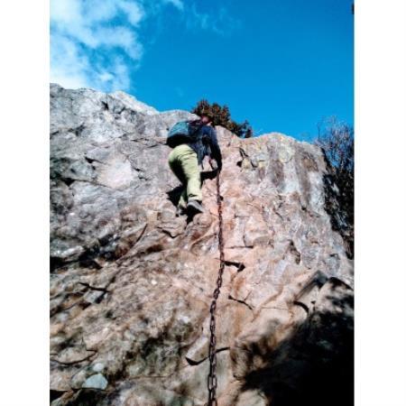 [ツアー参加券(4名様まで)]地元の登山ガイドとのぼる! 秩父多摩甲斐国立公園 乾徳山