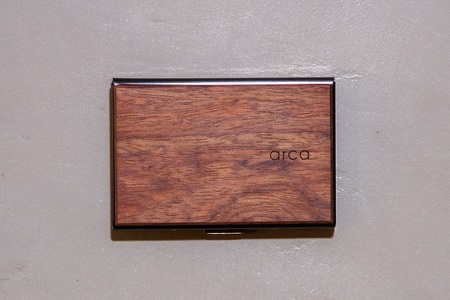 [カリン] arca カードケース 全6種 [85-02KR]/カード入れ スキミング・磁気防止機能付 天然木 シンプル ギフト 祝い