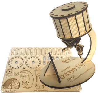 木製衛星模型キット「ひまわり」&「ひまわり8/9」