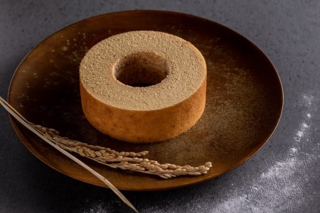 039-001[プレゼント好適品]「結びの木」米粉バウムクーヘン(プレーン)2個セット