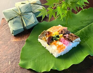 華やか姫街道の朴葉寿司(飛騨牛しぐれ煮と鮎入り) 6個入り / 寿司 寿司 寿司 寿司 寿司 寿司 すし スシ 寿し / 恵那市 / 中山道大井宿 寿司幸[AUBQ001]