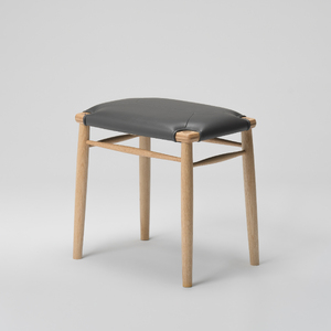 [木と暮らしの工房] H.O.スツール 4-leg [樹種:ナラ/座面:本革(ダークグレー)]