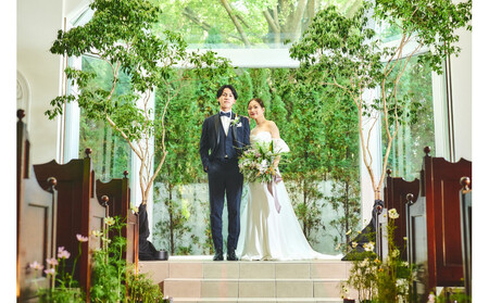 森の中の小さなウェディング