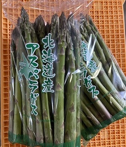 [2025年発送]中富良野町産グリーンアスパラ800g (L〜2Lサイズ混合)[辻本農園][CB-001]