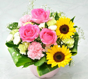 季節のお花をお届け フラワーアレンジメント