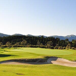凾南ゴルフ倶楽部施設利用券(箱根コース平日昼食付き2名様)_旅行券・チケット ゴルフプレー券 体験チケット _