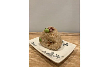 南知多産タコとタコの出汁を使った「たこむすび」(10個入り)