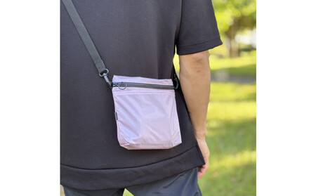 [ラベンダー]雨の日にも!ポケット付き軽量ナイロンショルダーバッグ サコッシュ 撥水ポシェット