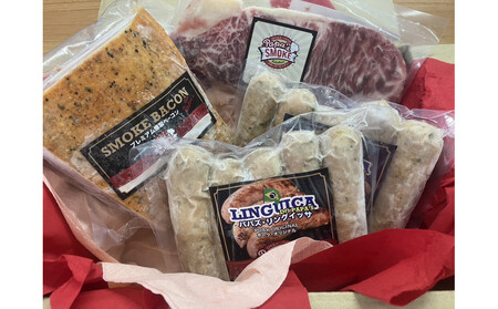 プレミアム燻製ベーコン&リングイッサ2種&牛イチボ肉の詰め合わせ