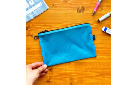 [水色]A6が入るとっても軽いナイロンフラットポーチ(マチなし)旅行用や化粧品にも