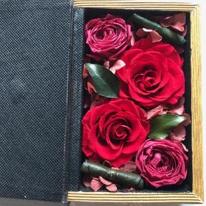 アンティークブックボックス プリザーブドフラワー・クラウンポール　レッド