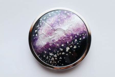 七宝焼のコンパクトミラー「藤棚」