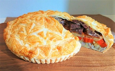 牛ほほ肉と根野菜のパイ包み 根菜 パイ 洋食 無添加 人参 レンコン ジャガイモ 牛肉