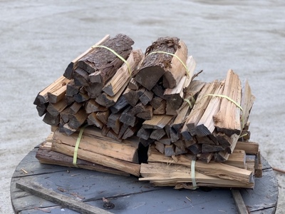 焚火の薪 針葉樹中割り