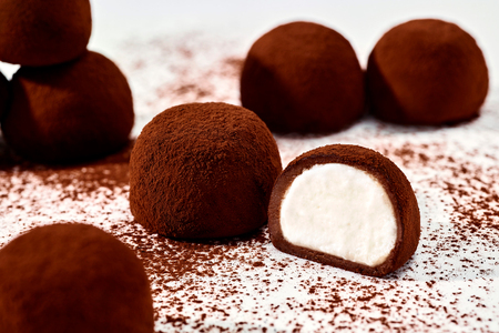 【ふるなび限定】スノーボール黒　2箱｜SNOWS チョコ スイーツ お菓子 チョコ 北海道 札幌市