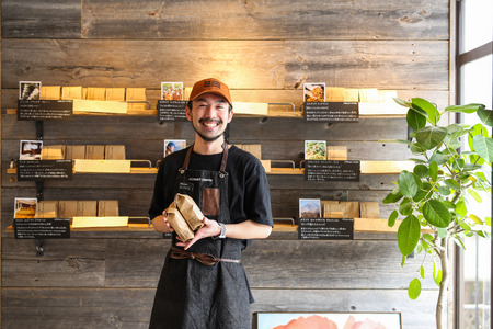 【定期便：12ヶ月】特選三銘柄 スペシャルティコーヒー 200g x 3袋（豆）珈琲