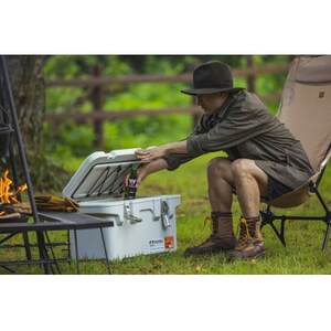 HUGEL 真空断熱クーラーボックス 20L VITC-20 ホワイトアッシュ アイリスオーヤマ_雑貨・日用品 アウトドア用品 スポーツ・アウトドア用品 _【配送不可地域：離島・沖縄県】【1550620】