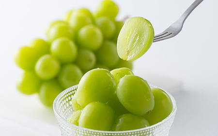 ≪2026年先行予約≫【仲野観光果樹園】贈答用 山形県産 シャインマスカット 白桃 2種詰合せ 2.5kg 秀品 種無し ぶどう 2026年9月中旬から順次発送 F2Y-6138