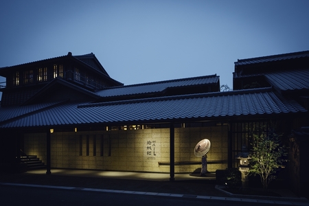 灯屋迎帆楼 宿泊 ペアチケット【平日利用限定】乾杯用ペアドリンク付｜温泉 旅行 宿泊 高級 デラックス リゾート 旅館 名古屋 愛知 岐阜 犬山 [0417]