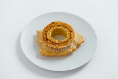 ココトモBOX (ソフトバウム 白米 1個＆ハードバウム 玄米一山 1個＆贅沢バウム ウイングいちご 1個) 自家製生米粉100%のしっとりバウムクーヘンが人気 CA-03 [0527]