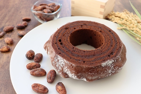 ココトモBOX (ソフトバウム 白米 1個＆ハードバウム ブラウニー 1個) 自家製生米粉100%のしっとりバウムクーヘンが人気 CB-021 [0529]