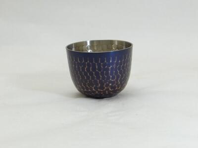 純銅鎚目ぐい呑み 紫被仕上 80ml