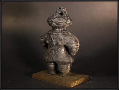 遮光器土偶15cm+台座1cm