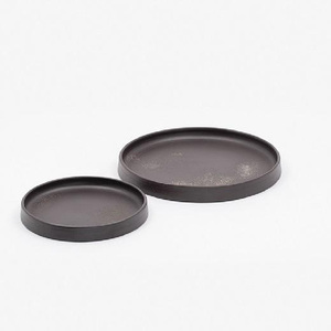  佳窯 切立丸盤セット（バイフェロ）Φ21cm、Φ15.0cm 常滑焼 陶器 食器 皿 丸皿 リバーシブル 電子レンジ可 食洗機使用可 2枚セット シンプル マット 贈り物 プレゼント 日本製 黒 ブラック キッチン キッチン用品 チャラ おしゃれ INAX 日本六古窯 愛知県 常滑市