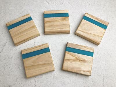 エポキシレジンと天然木のコースター5枚セット(ブルー)