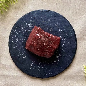 鹿肉ガーリックオイルステーキ 280g（ジビエステーキ 鹿肉ステーキ ジビエ鹿肉 ジビエ料理 鹿肉  ジビエ肉鹿肉 7000円鹿肉ステーキ）