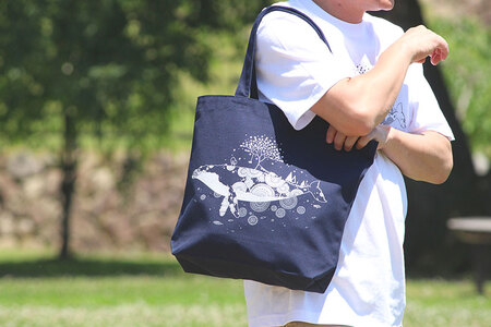 【かめいち堂 トートバッグ 】クジラ柄 帆布生地 ネイビー