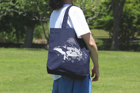 【かめいち堂 トートバッグ 】クジラ柄 帆布生地 ネイビー