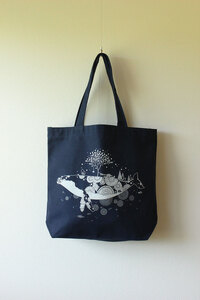 【かめいち堂 トートバッグ 】クジラ柄 帆布生地 ネイビー