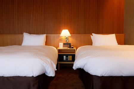 ホテル奈良さくらいの郷 デラックスツインルーム（景観なし） 1泊朝食 ペア 宿泊券