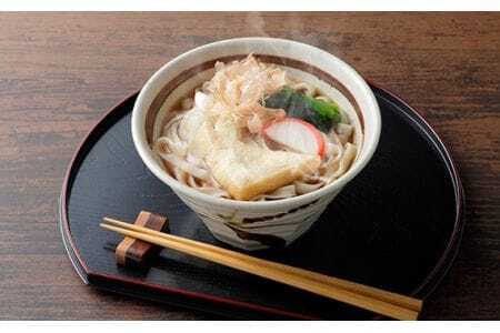 コーチン手折りきしめん（つゆ付） 10食 ／ 名古屋コーチン きしめん つゆ付 のど越し コシ 和風 なごや セット 贈り物 名古屋名物 簡単調理 乾麺 なごやめし 名古屋めし ご当地 送料無料 愛知県 No.022