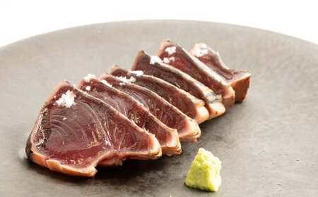 M139　一本釣り藁焼き戻り鰹たたき１Ｋｇ（藻塩入り）