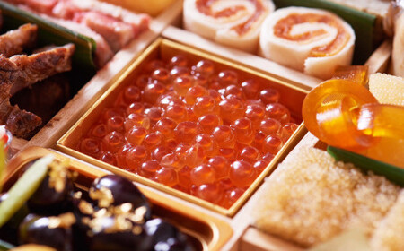 【赤坂ながとも】おせち料理 三段重 ／ 4～6人前 和食 日本料理 お取り寄せ 先行予約 年内発送 おせち 正月 お正月 新年 お節料理 お節 御節料理 御節 3段重 冷蔵 愛媛県 （063）