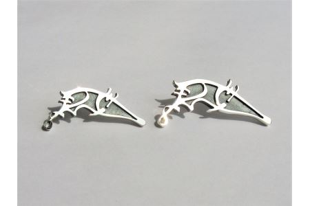 織田信長公　麒麟の花押ブローチ(大) いぶし仕上げ[016K04]