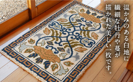 【手刺繍】向い蟹（淡灰地） 約70×120cm / / 鍋島緞通 [41AAAM050]