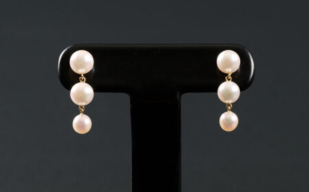 上品に揺れて可愛い3連♪4.5-6.0mm アコヤ真珠ピアス（ケース付き） / 真珠 アクセサリー / 佐賀県 [41AAAA022]